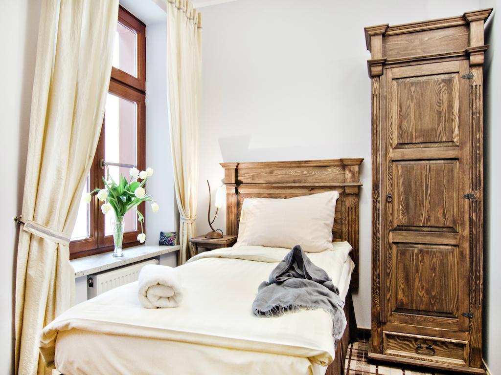 Five Stars Bed&Breakfast Breslavia Habitación foto